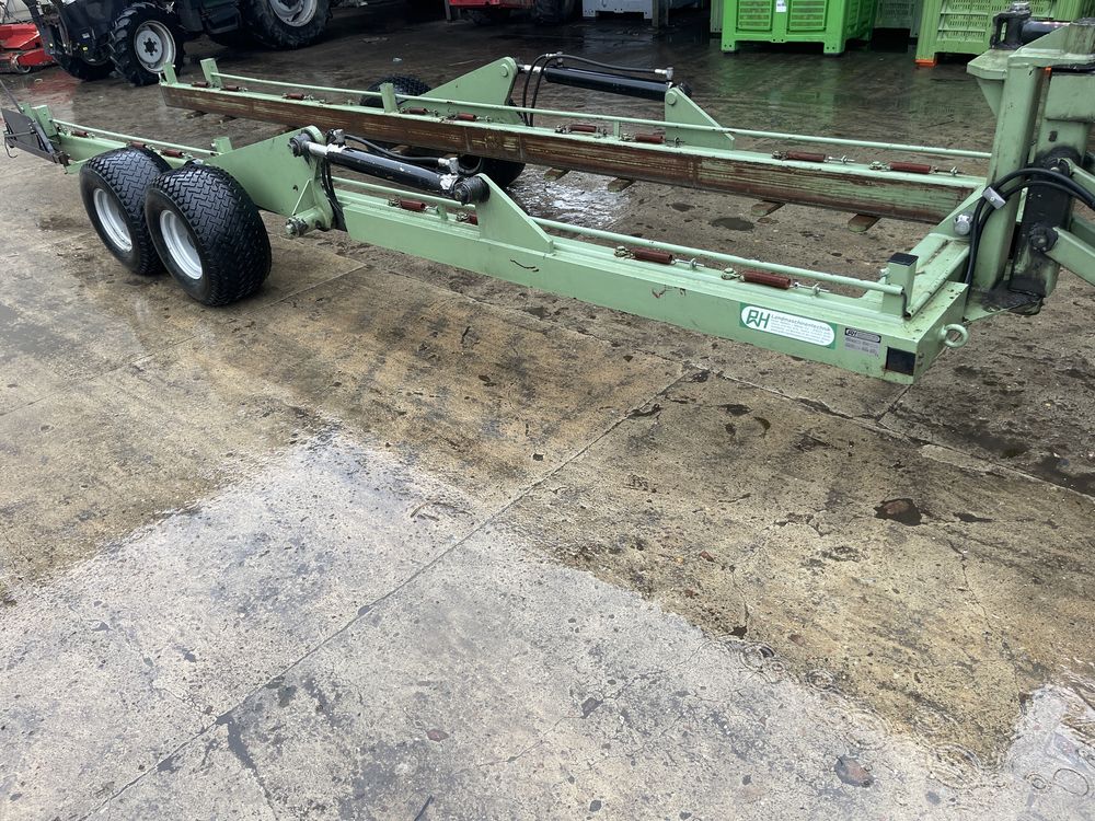 Mamut przyczepa do skrzyniopalet jabłek samozaładowcza transport w