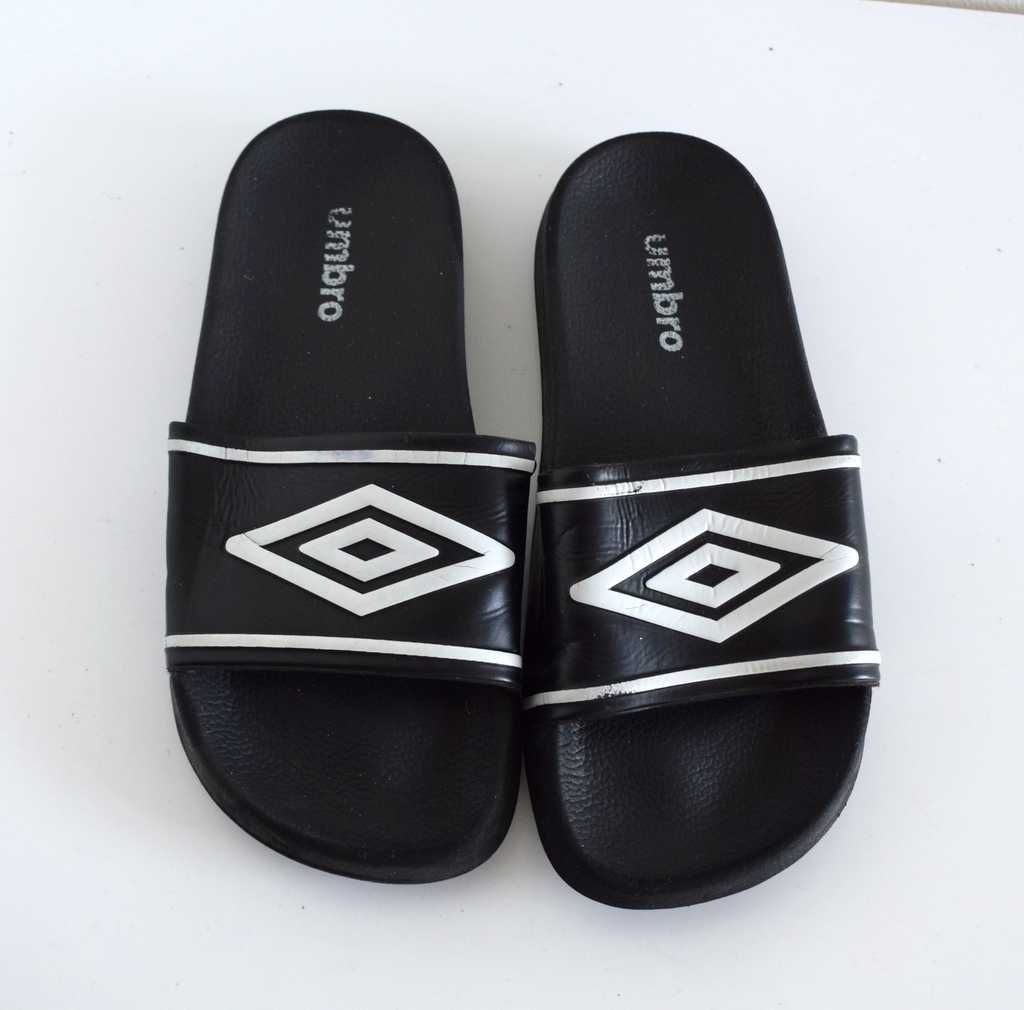 Umbro 31 buty czarne klapki