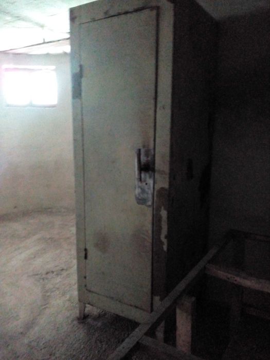 Металлический шкаф-сейф