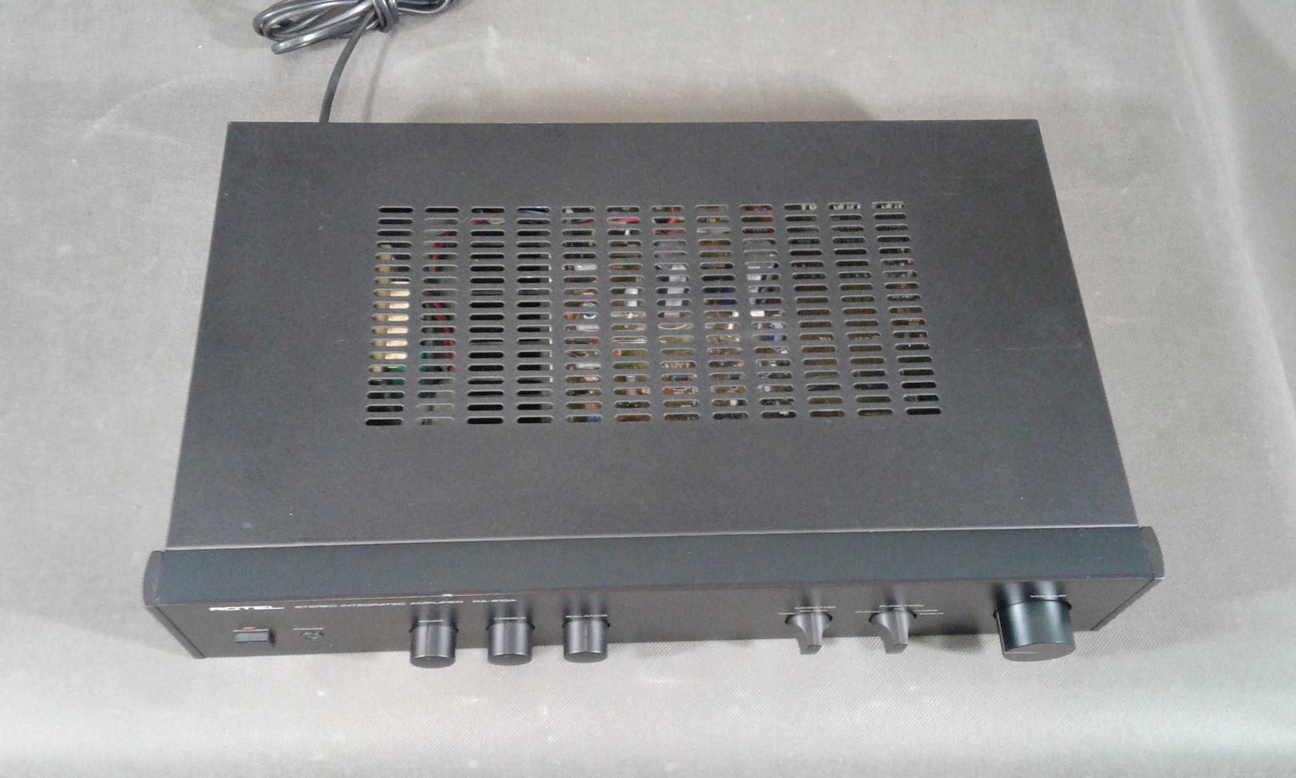 ROTEL RA-810A,wzmacniacz stereo