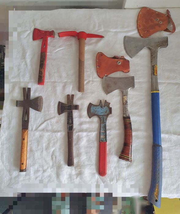 Продам топор в чехле