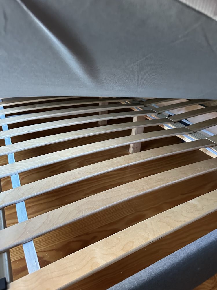 Cama e colchão IKEA