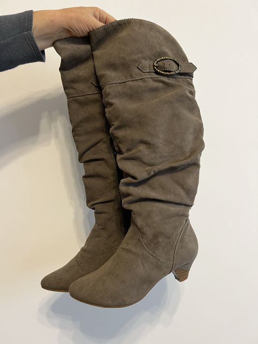 Бежеві чоботи- ботфорти 36 розмір