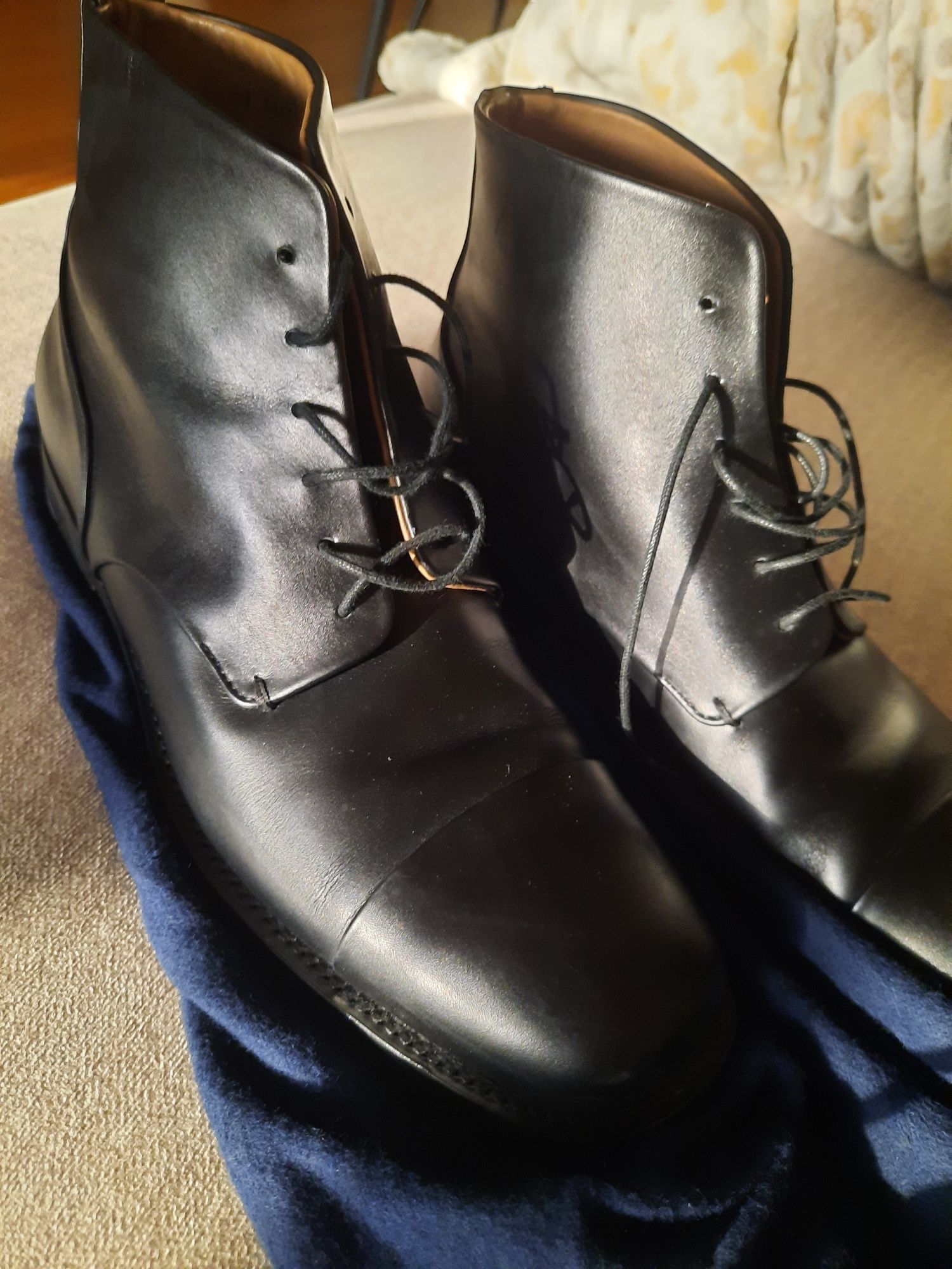 Botas italianas de pele pretas tam 42