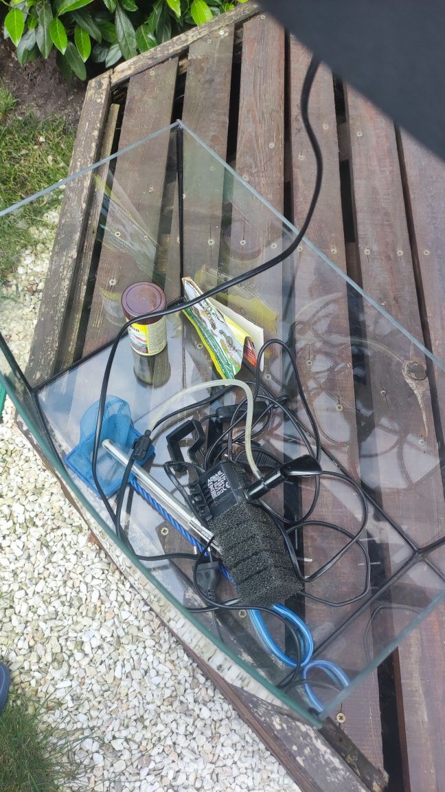 Akwarium 25l z wyposażeniem