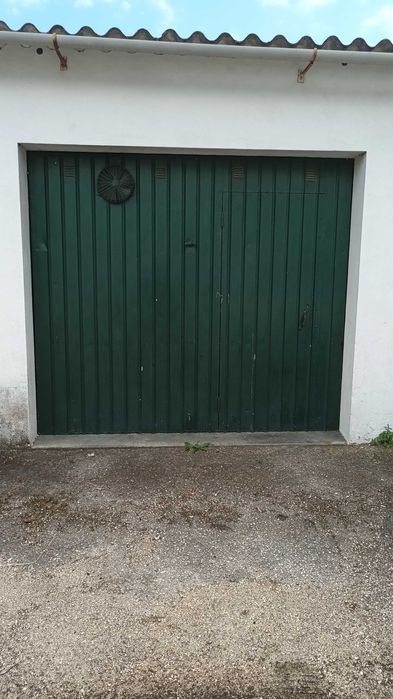 Alugo garagem em Setúbal