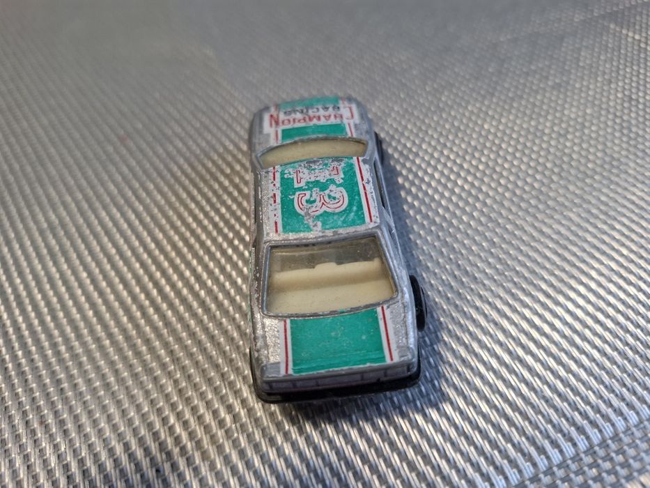 Model samochodu skala 1:64