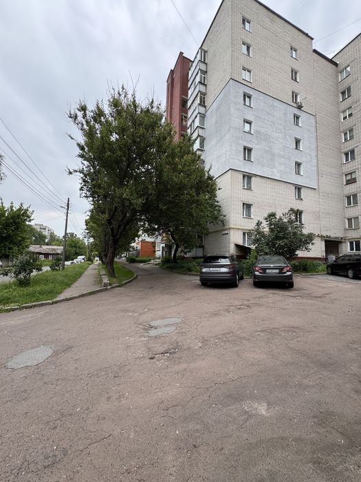 Продаж 2- во кімнатної квартири в центрі міста