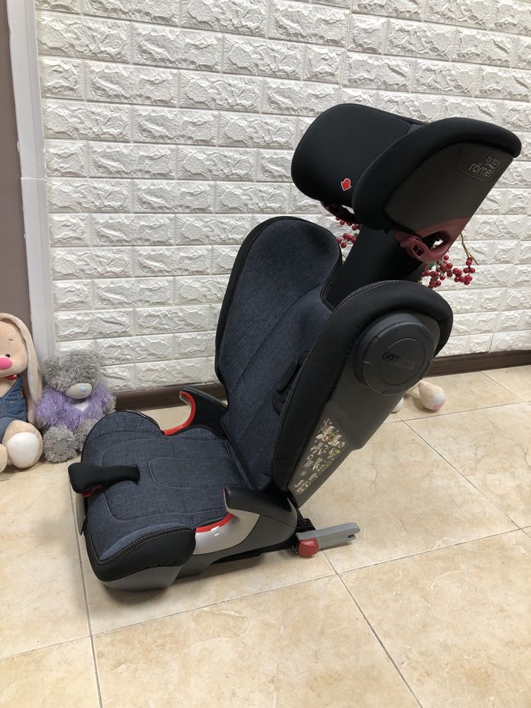 Автокрісло BRITAX ROMER KIDFIX2 XP SICT Група 2/3 (15-36кг) бустер