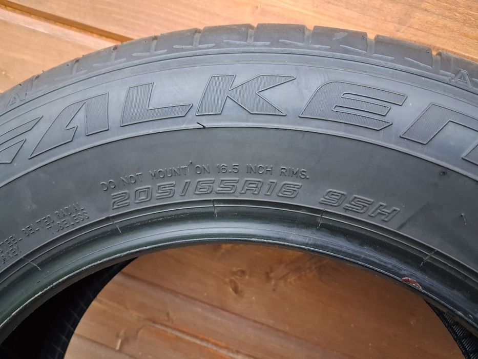 Falken Ziex ZE010B 205 65 R16 95H