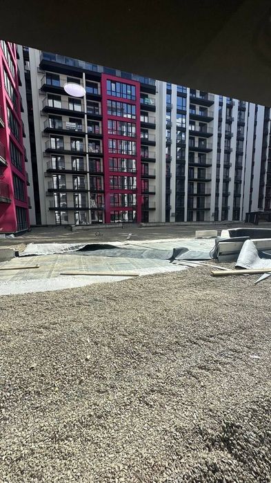 Продаж 2 км квартири в сучасному ЖК поруч з озером