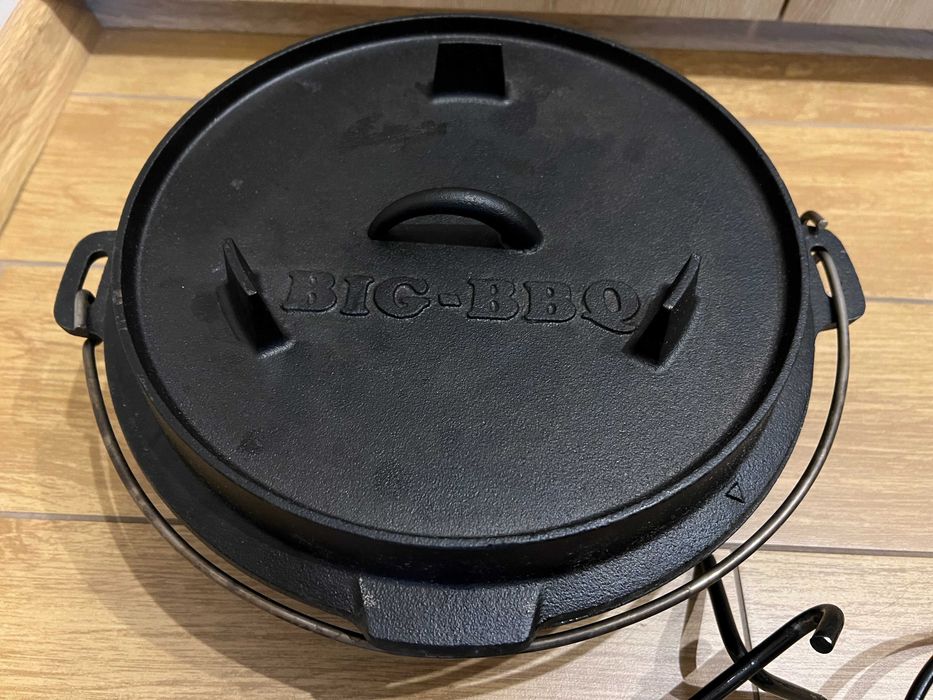 Garnek Kociołek żeliwny na ognisko Dutch Oven pojemność 5,7 l