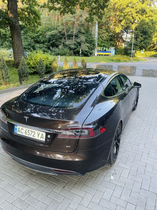 Тесла Модель S 85kw Європа