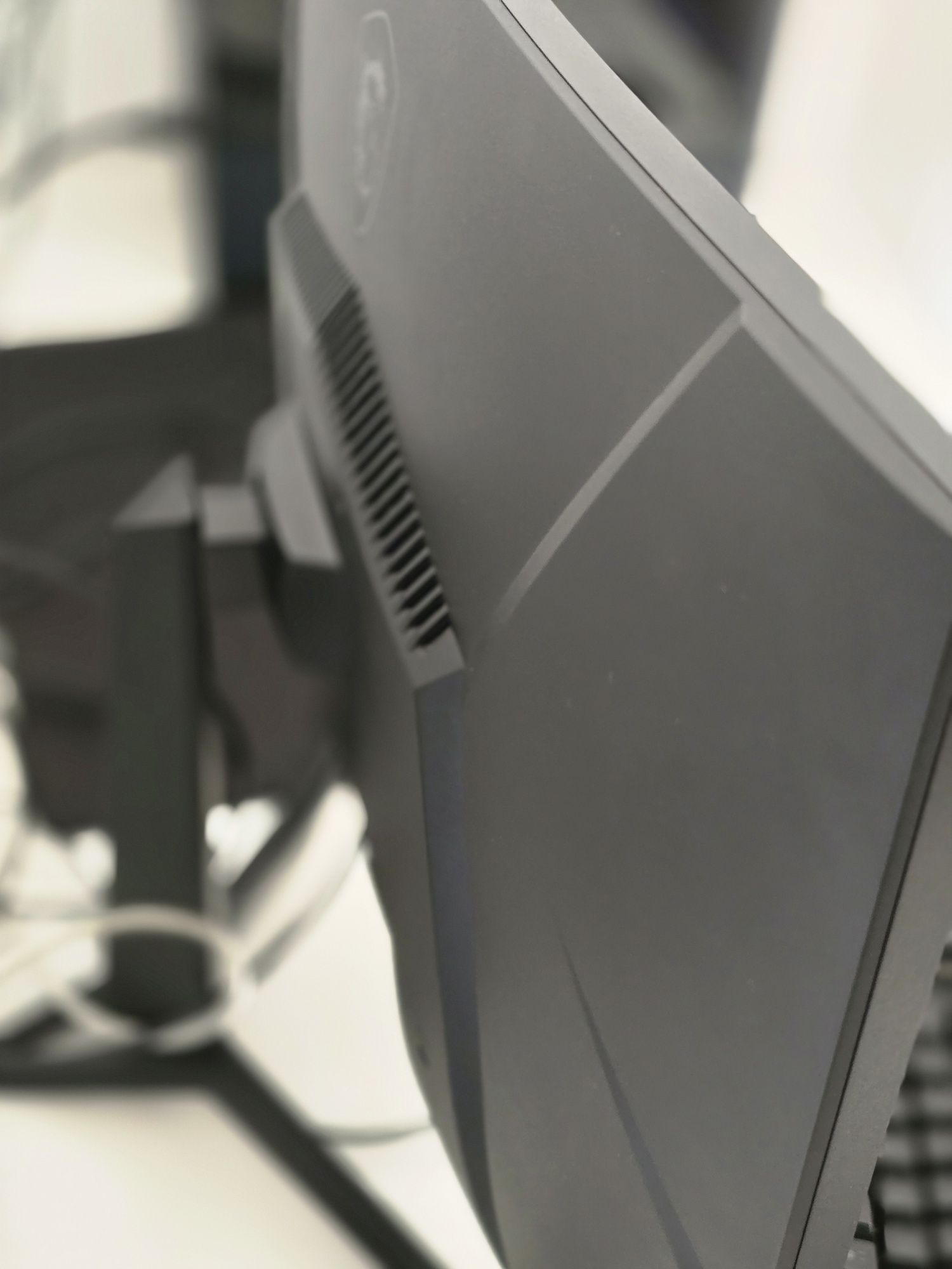 Monitor gaming MSI 24" Full HD 144hz