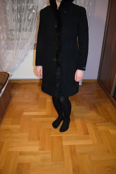 Piękny czarny płaszcz jesienno- zimowy, damski