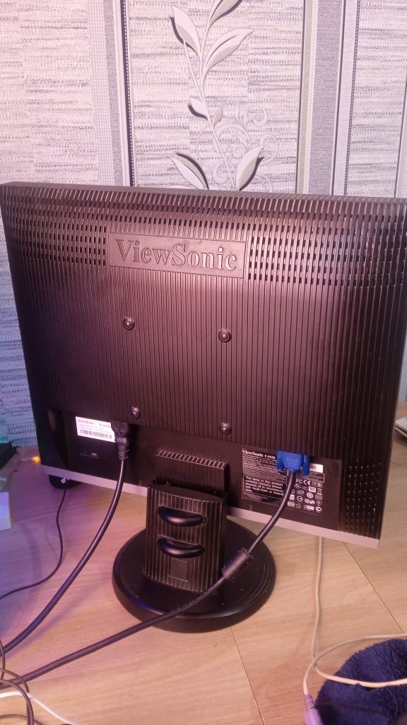 Монитор ViewSonic 19