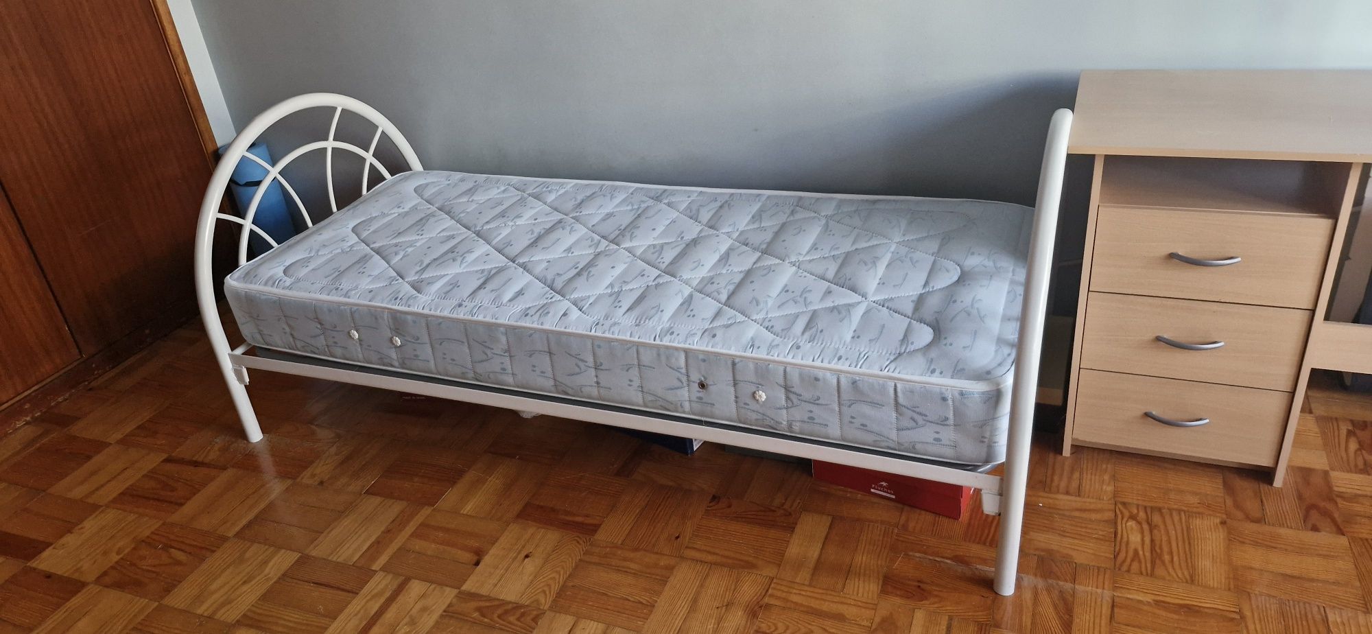 Cama individual metálica 188x88cm