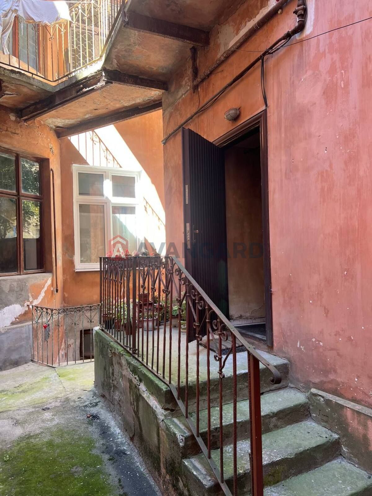 Продаж комерційного приміщення, вул. Чупринки 20, Франківський район