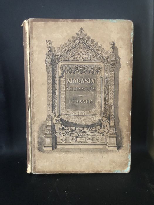 Старинная книга на французком языке