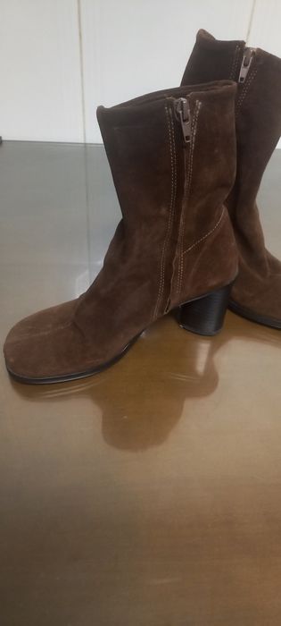 Botins camurça castanhos da "Zara"