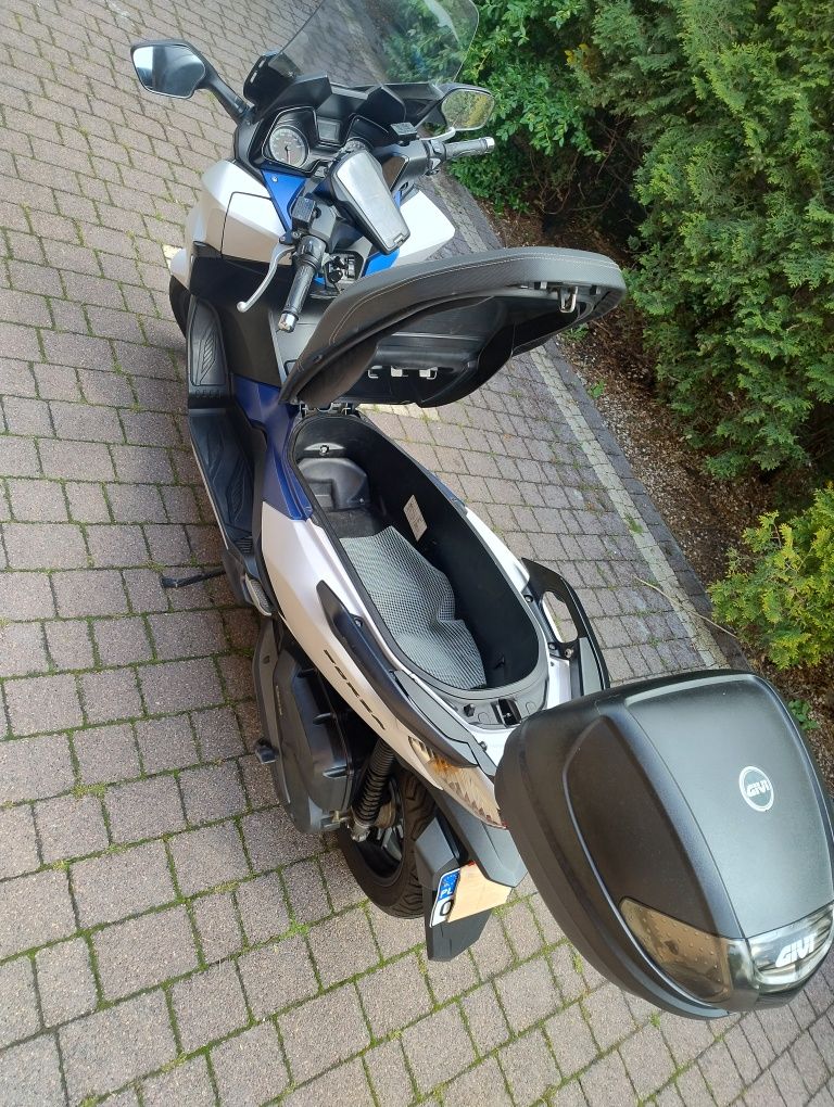 Skuter Honda Forza zarejestrowana ładna