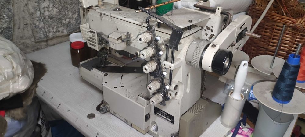 Maquina costª. ind.  recobr. c/ bancada c/ Nova BROTHER-Mod  FD3-B252