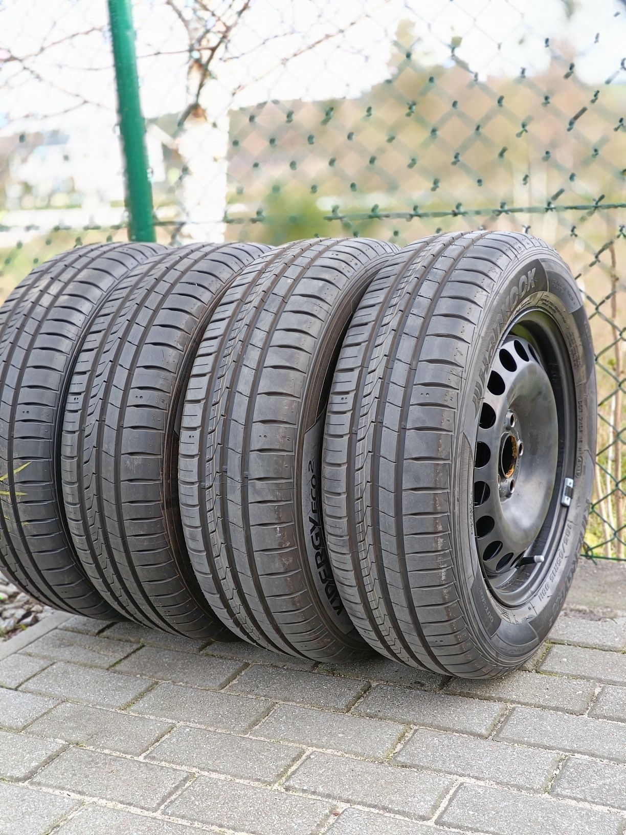 Opony letnie z felgami 4szt 185/65R15