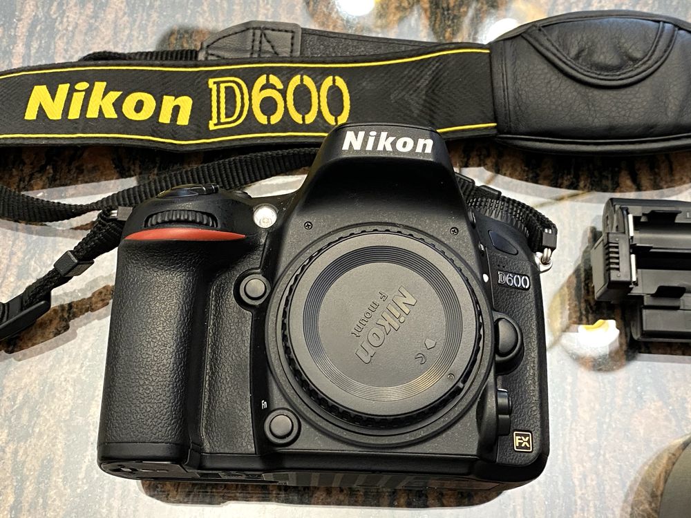 Nikon D600 + nikon sb-910 + nikon 24-70 + 50mm + grande angular