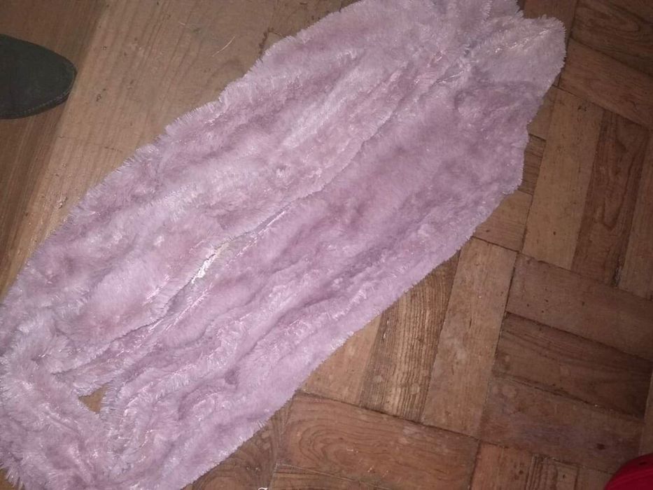 Pelo rosa ( gola)