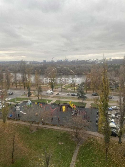 Видова на Дніпро 1к 34м Лівобережна Русановка, Русанівська Набережна 6