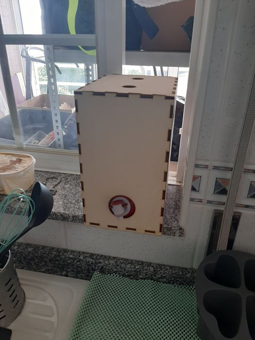 Suporte e caixas para vinho  bag in box