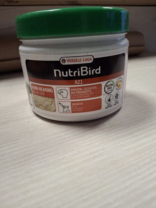 Pokarm do karmienia ptaków piskląt