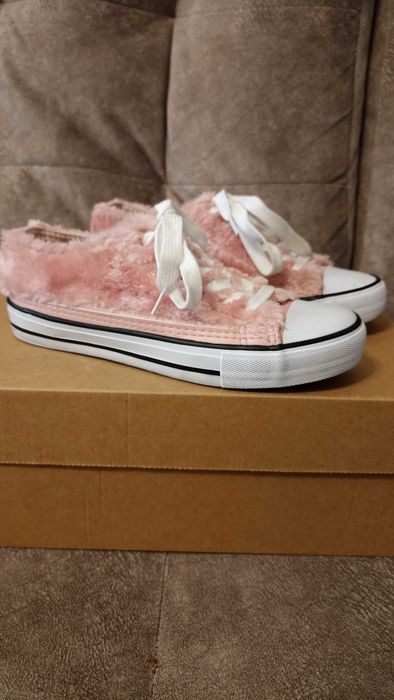 Мокасини рожеві, пухнасті Sinsay