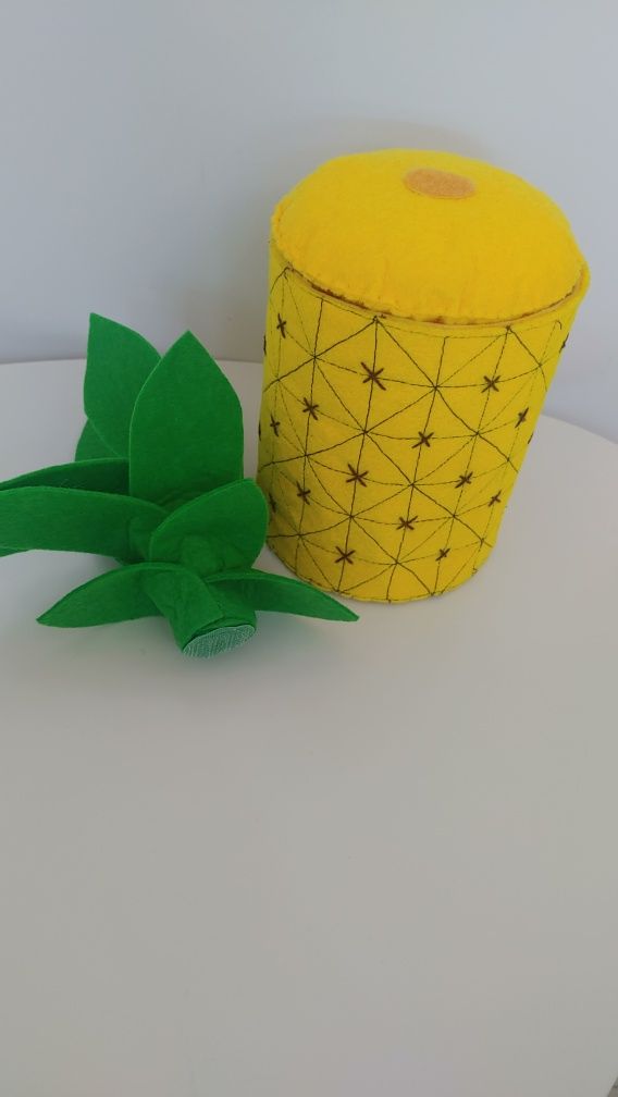 zabawka z filcu ananas