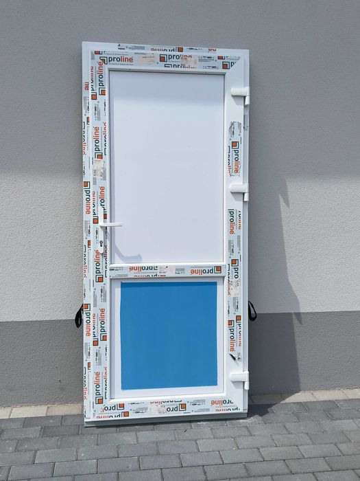 Drzwi zewnętrzne PCV białe pełne 90 x 200