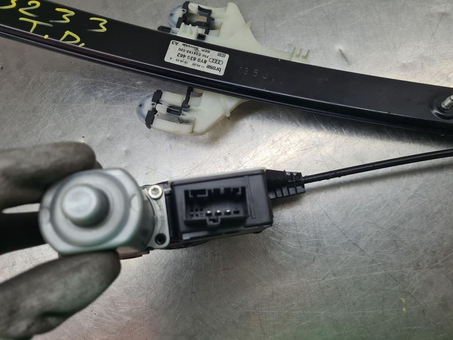 Elevador vidros trás direito AUDI A3 Sportback (8YA)