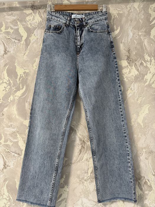Прямі жіночі джинси