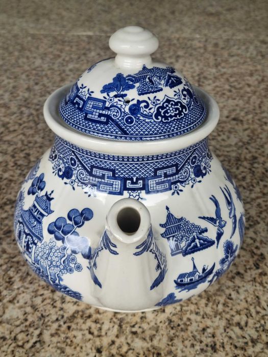 Bule Churchill azul e branco formato georgiano (novo)