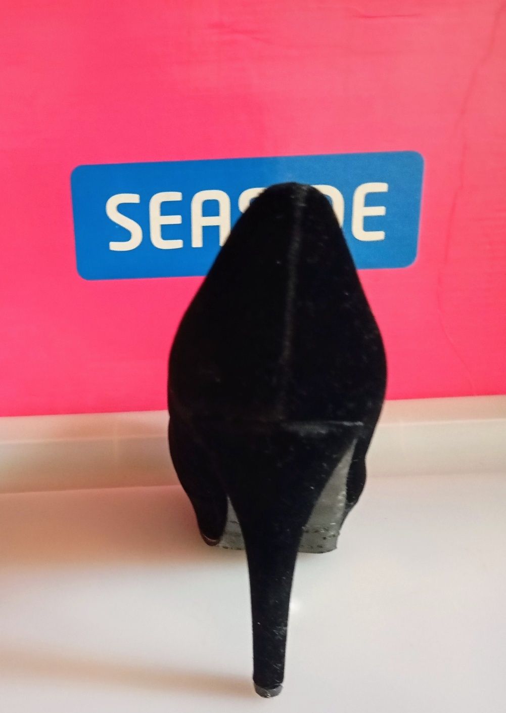 Pumps da marca Seaside N.36.