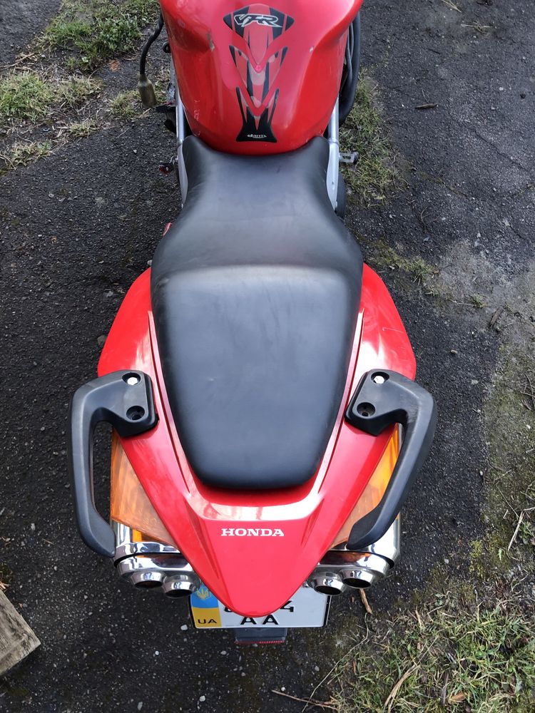 Honda VFR 800 на документах