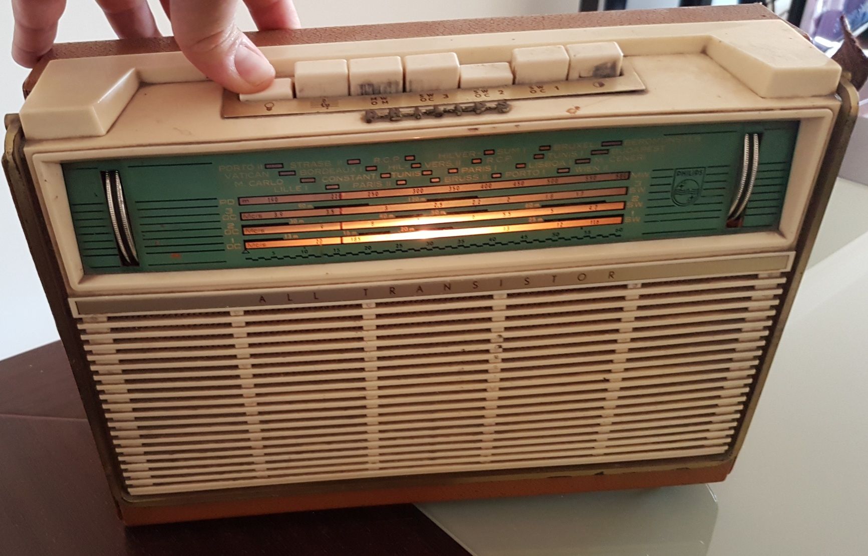 Radio portatil philips antigo