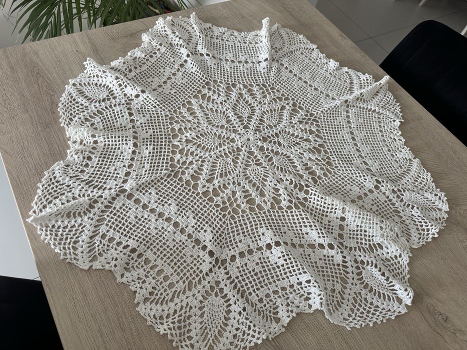 Recznie robiona swewetka na stol 76 cm