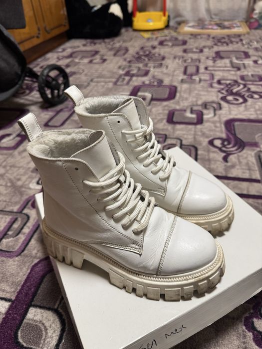 Стильні шкіряні ботінки