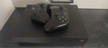 Xbox One X 1tb - 2 pady