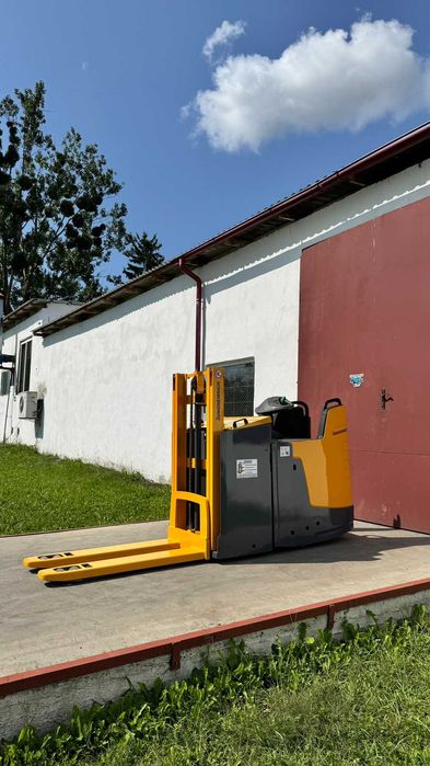 Навантажувач електроштабелер кара №977* Jungheinrich ERD220r 2t 198 см