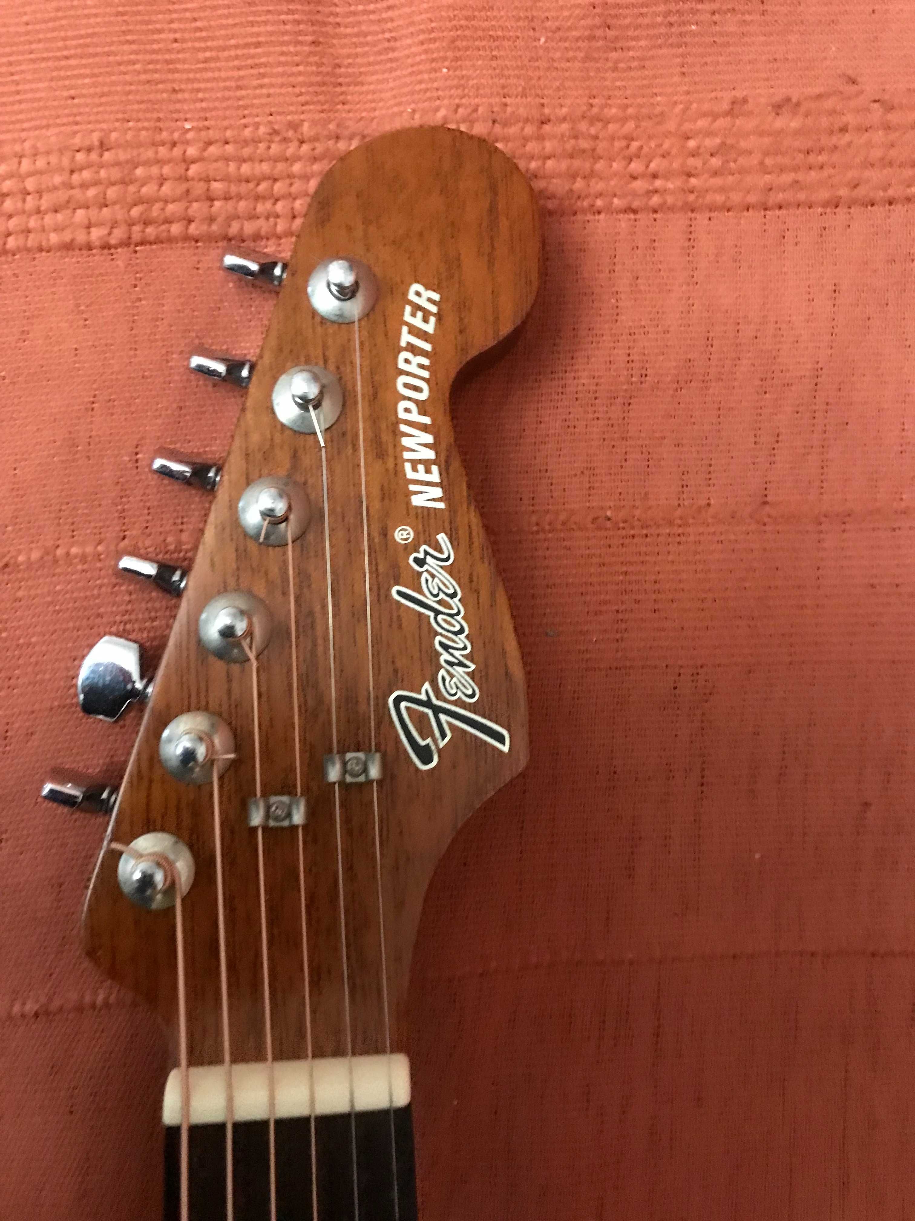 FENDER  NEWPORTER  акустическая коллекционная гитара в жестком кейсе