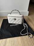 Torebka CHANEL vanity white