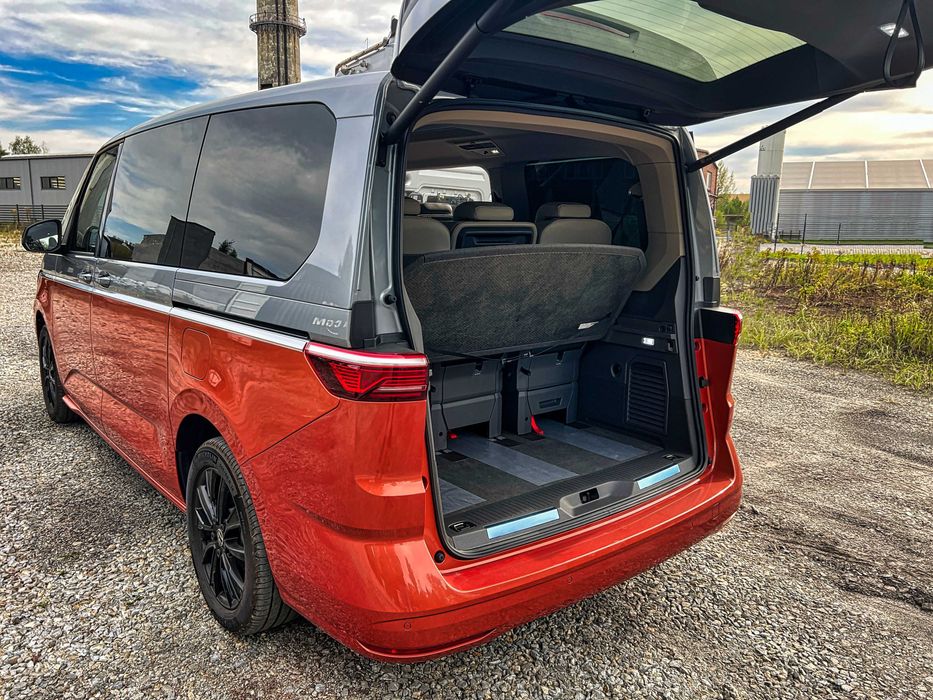 Wynajem busa VW Multivan 2.0TDI AUTOMAT HAK 7-osobowy WYPOŻYCZALNIA