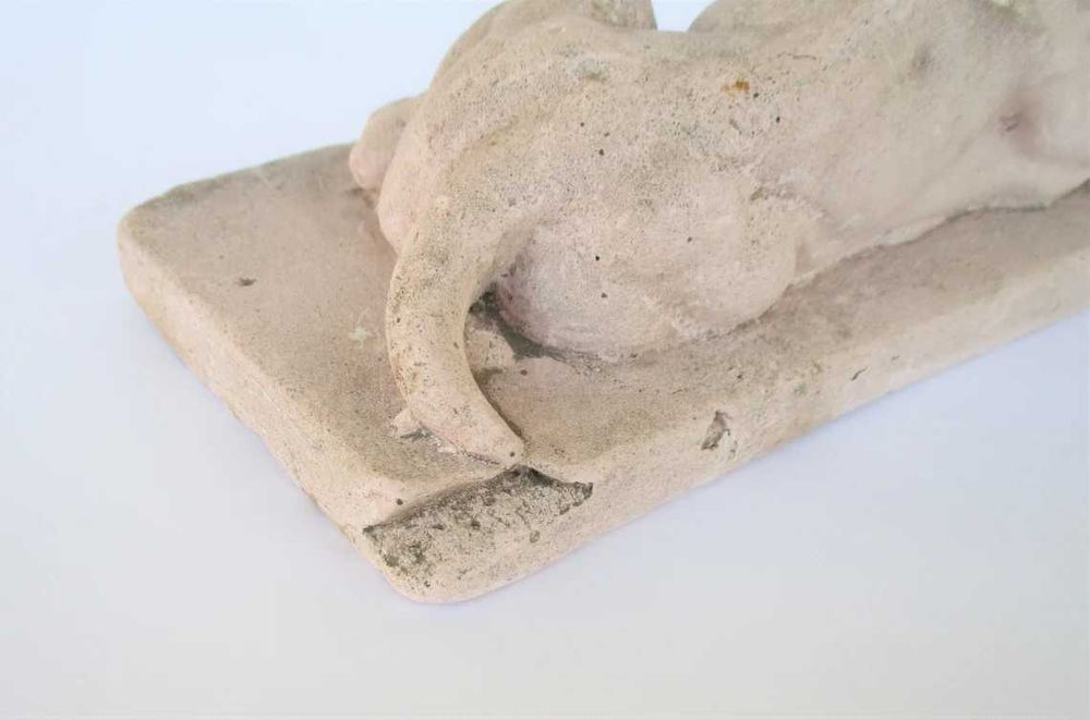 Antiga escultura Bulldog em terracota