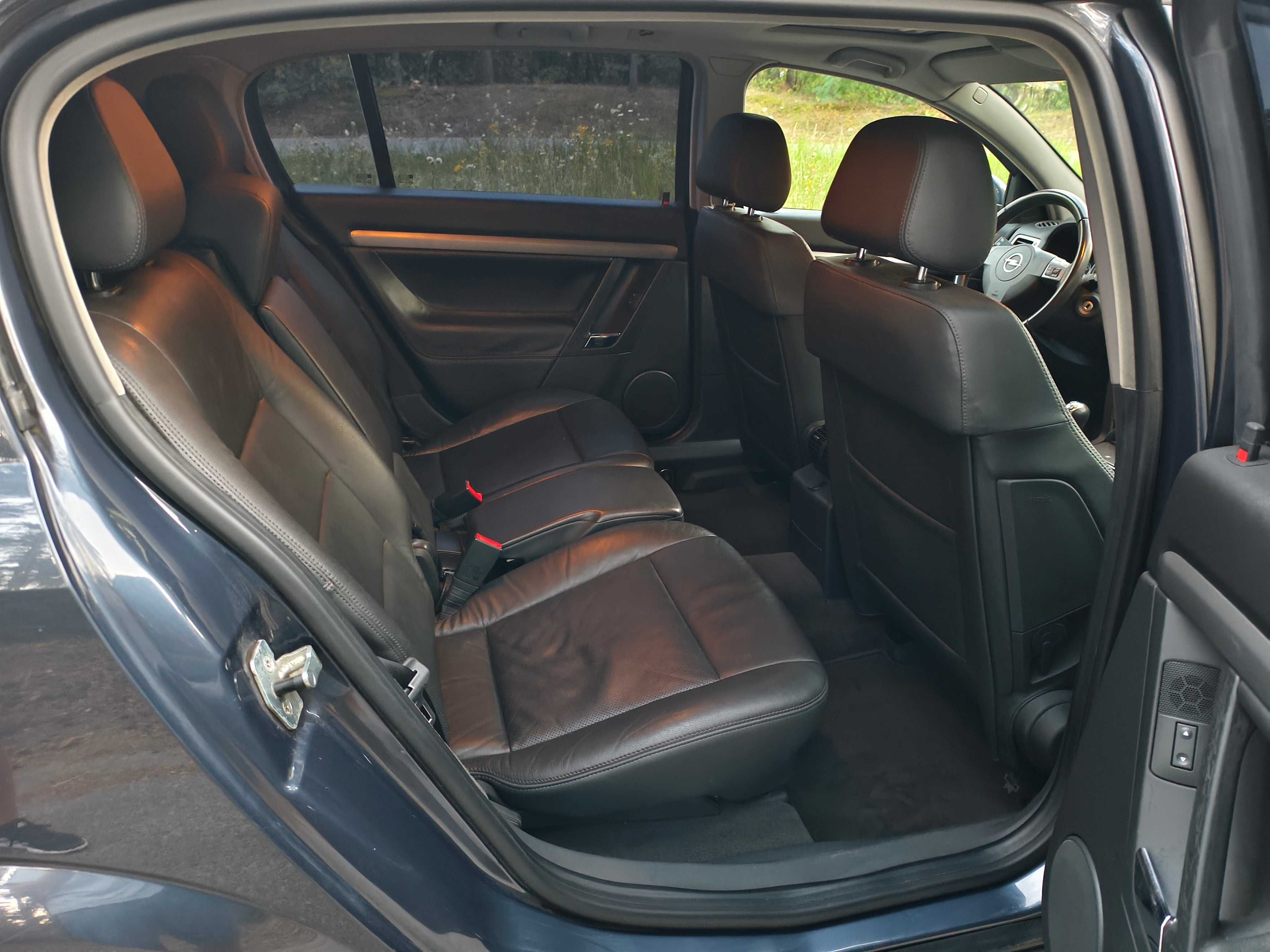 Opel Signum 2.0T 2006r.